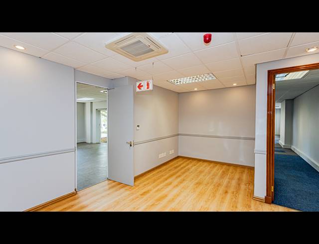 574M² OFFICE TO LET IN FERNDALE
